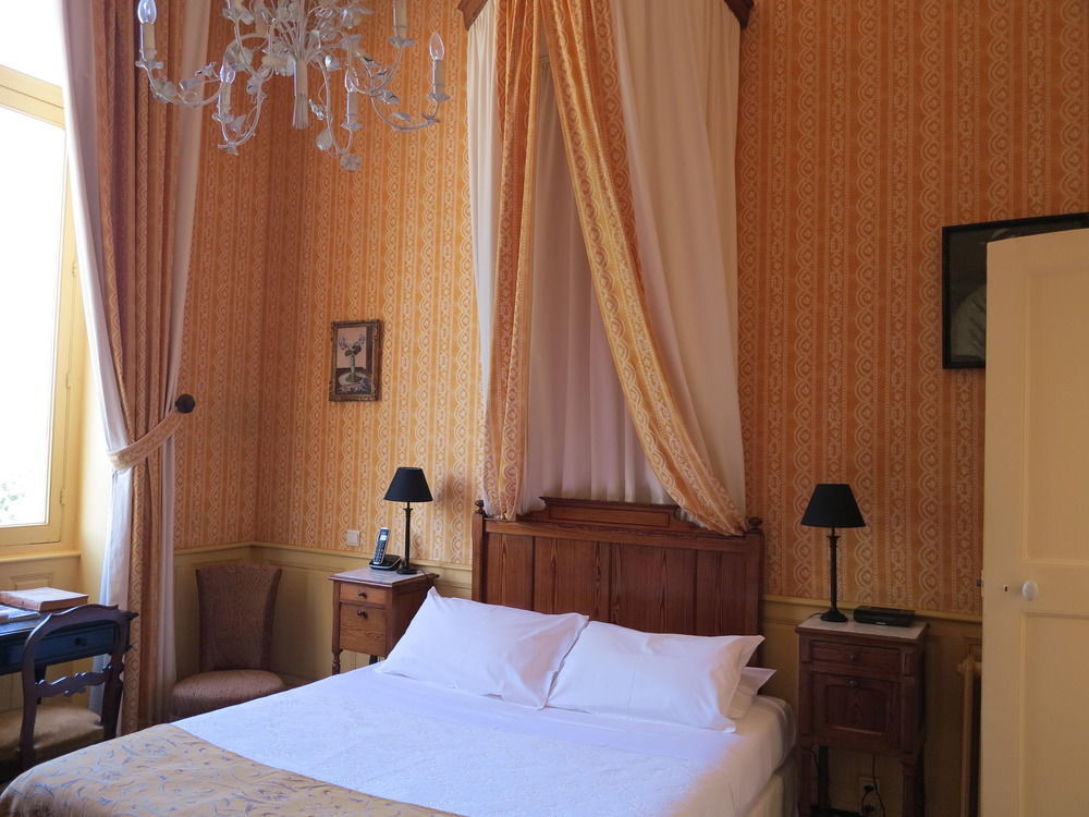 Chateau De Verrieres & 5*