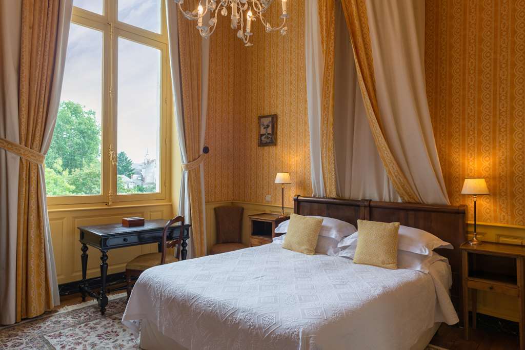 Chateau De Verrieres & Hotel 5*