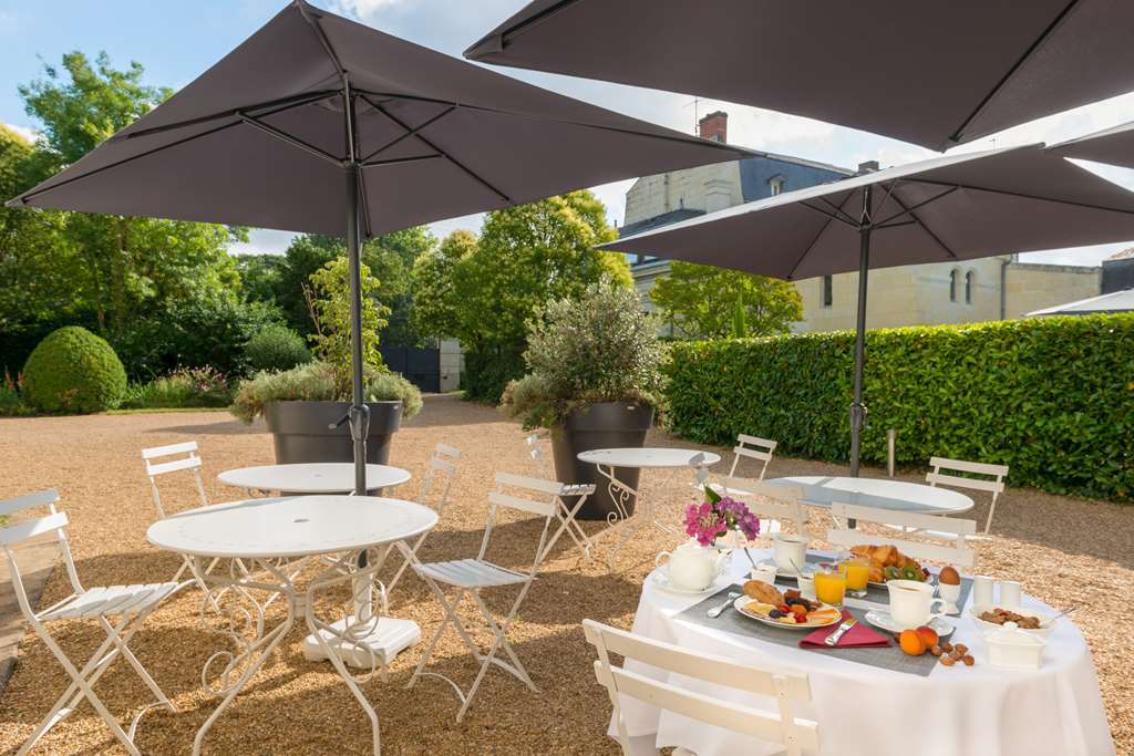 Chateau De Verrieres & Hotel 5*